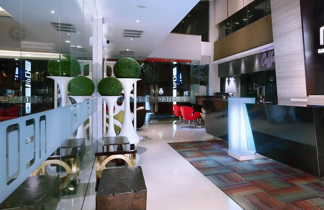 Hotel Neo Gubeng By Aston-1