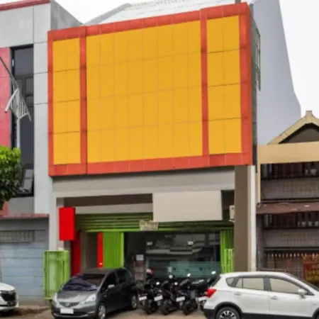 Reddoorz Near Bg Junction Surabaya-3