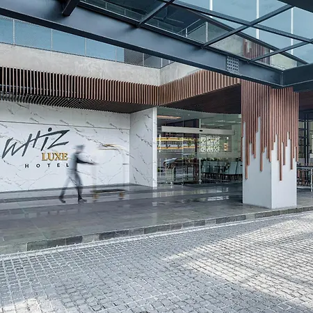 Whiz Luxe Hotel Spazio Surabaya-3