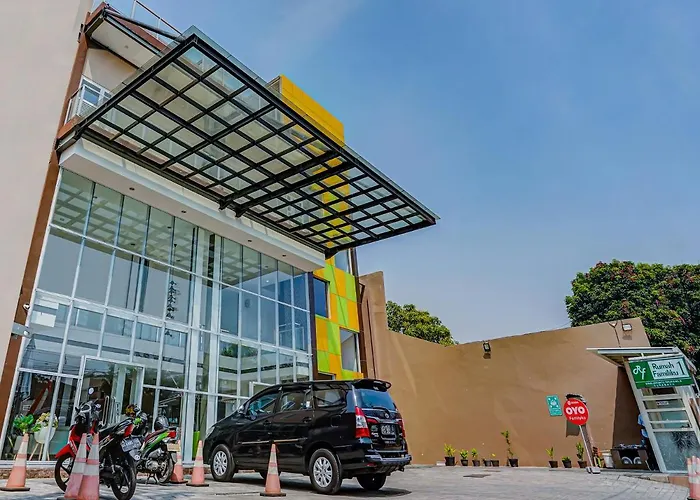 Oyo 90584 Rumah Familiku Syariah