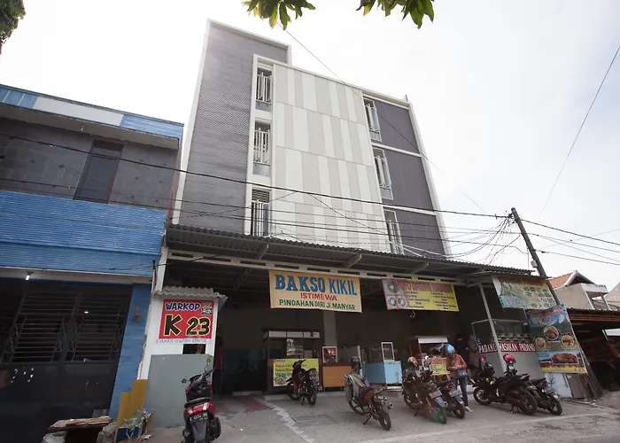 RedDoorz Plus At K23 Rungkut Madya