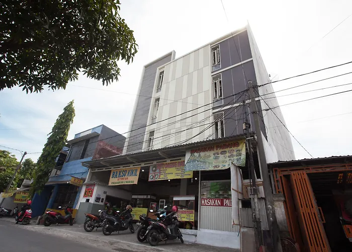 RedDoorz Plus At K23 Rungkut Madya