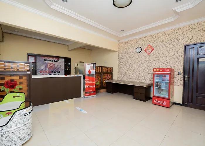 Reddoorz Near Bukit Darmo Golf