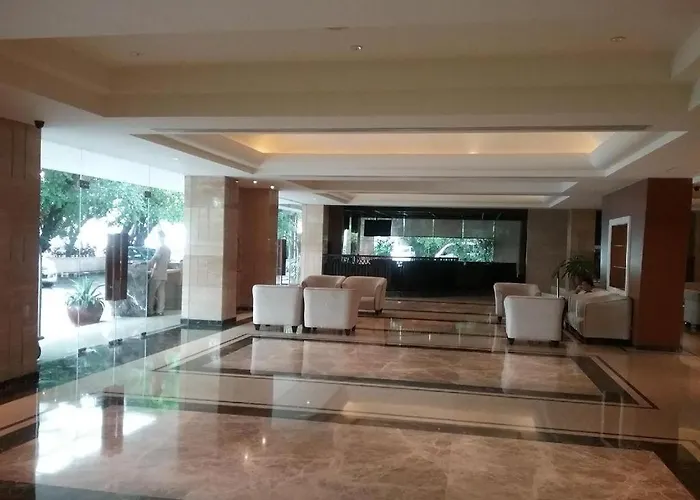 Elmi Hotel